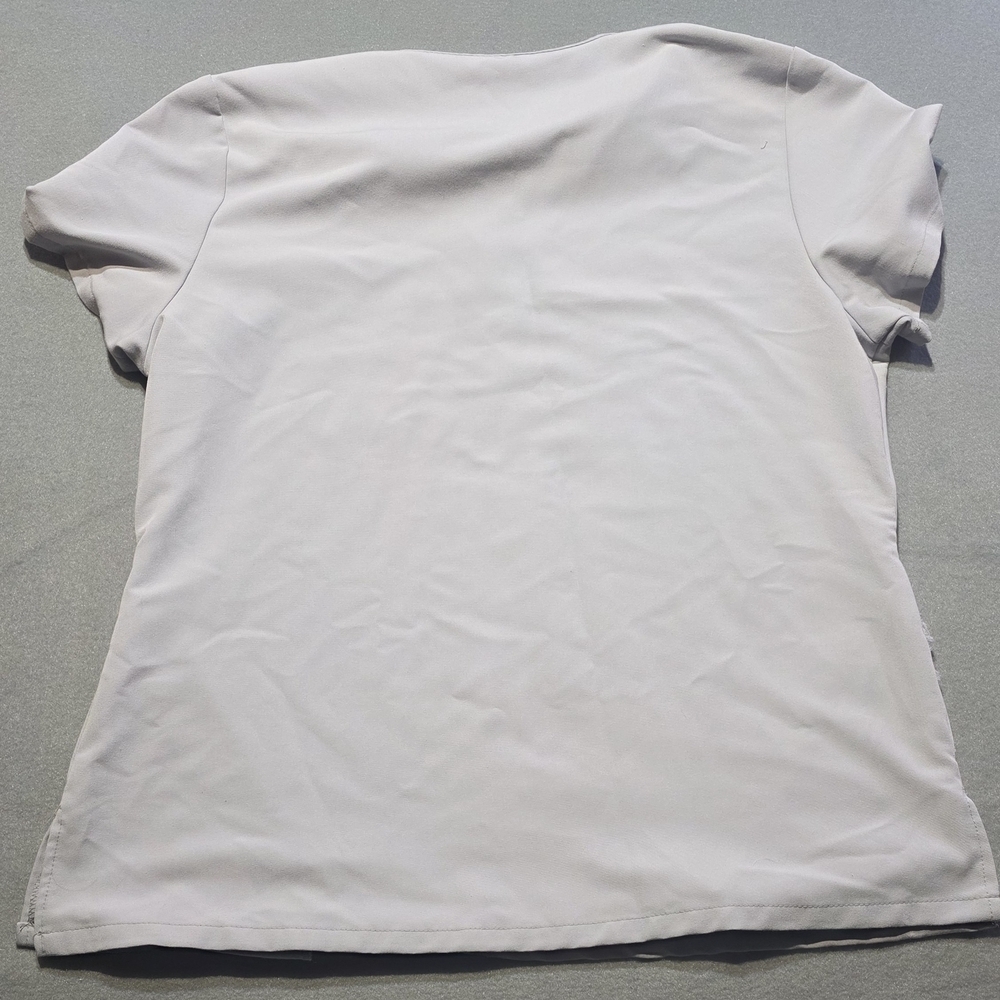 PLEDGE 5 Soft Gray V-Neck Women's Scrub Top Size Large PTP 22 - Picture 4 of 6
